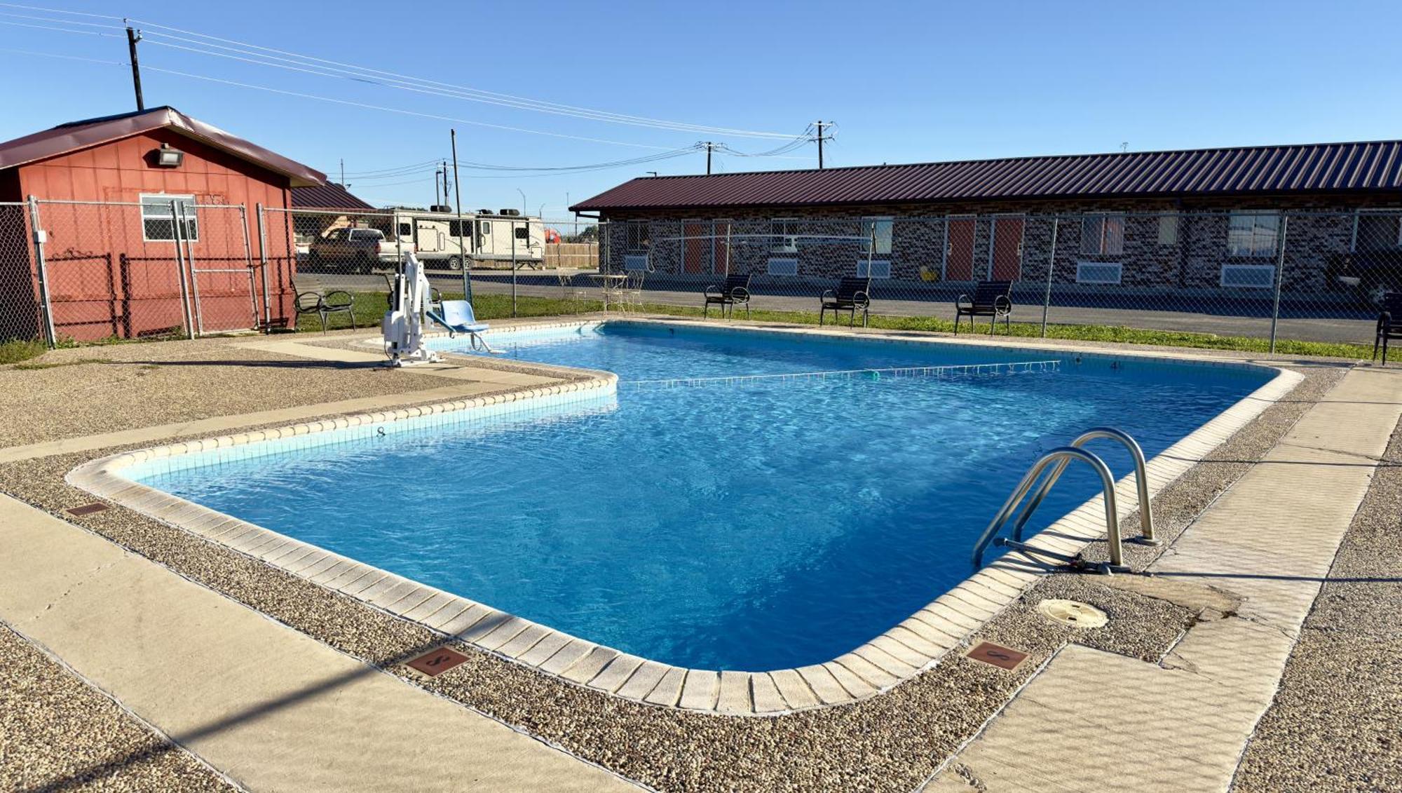 Regency Inn Hondo מראה חיצוני תמונה
