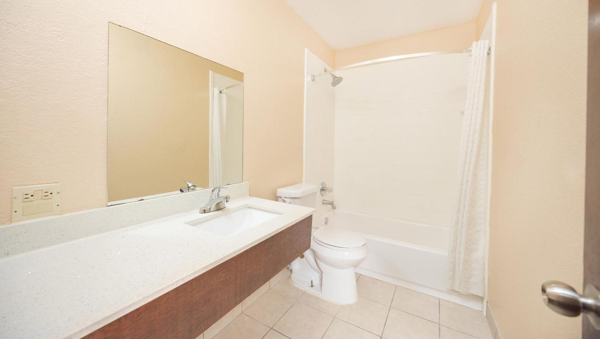 Regency Inn Hondo מראה חיצוני תמונה