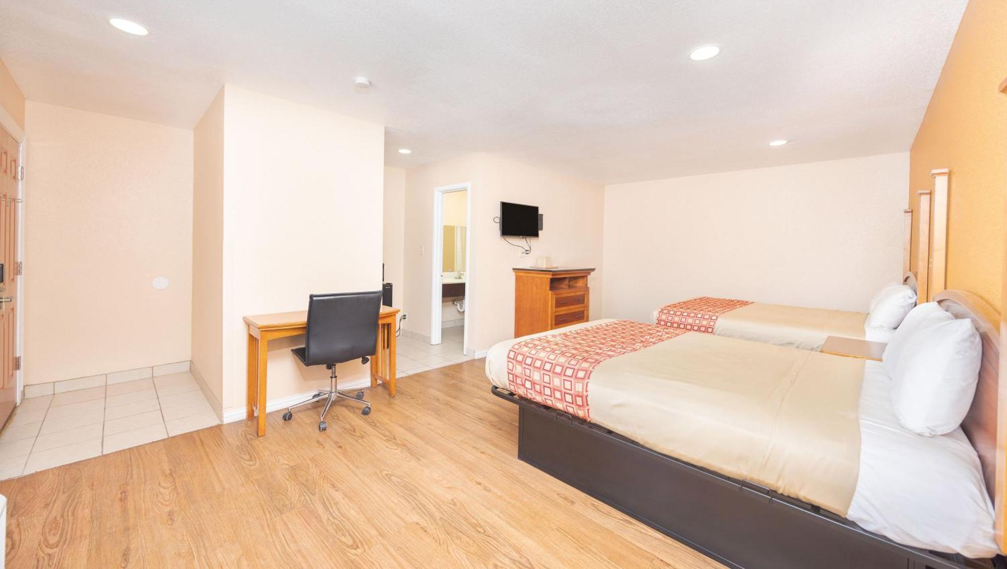 Regency Inn Hondo מראה חיצוני תמונה