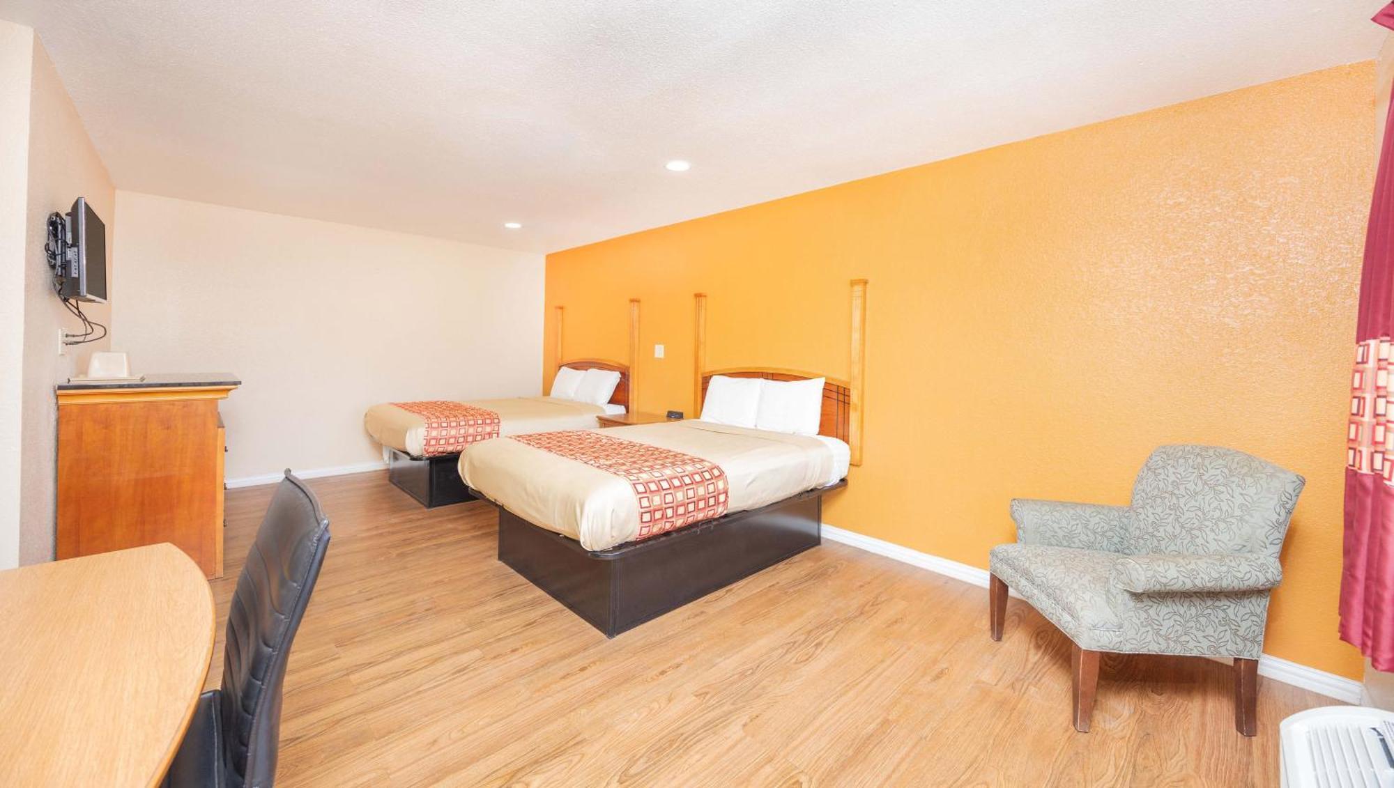 Regency Inn Hondo מראה חיצוני תמונה